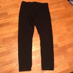 Girls size medium 7/8 black leggings.
